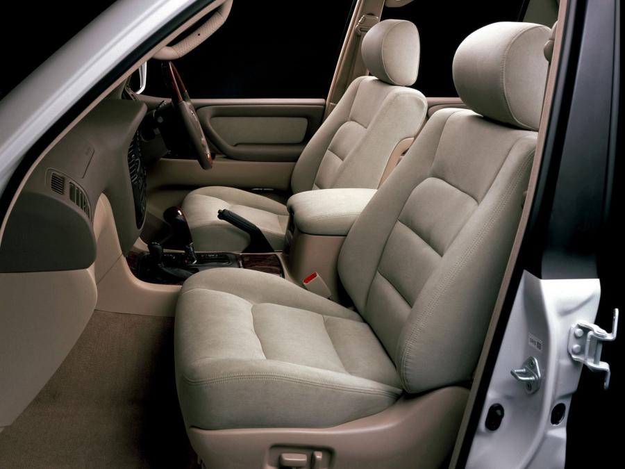  Toyota Land Cruiser 100 50th Anniversary 2001 года  (JP) (фото 6 из 6)